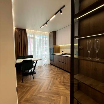 Юліана Пелеша вул., (Будинок 1)