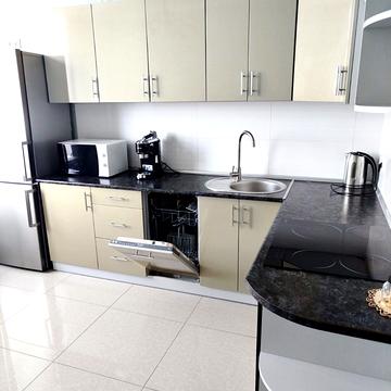 Літературна вул., 8