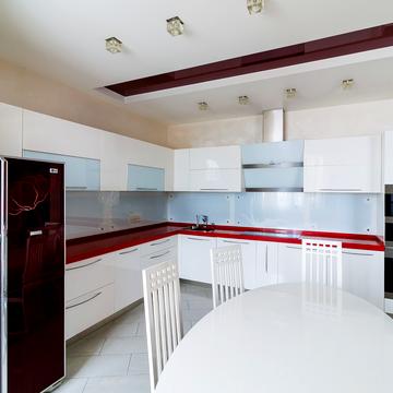 Вячеслава Чорновола вул., 2