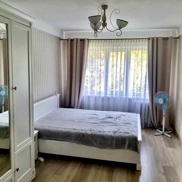 Будівельників вул., 13