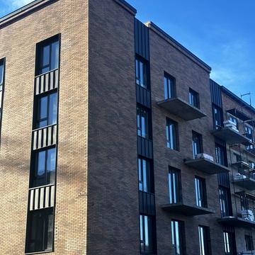 Долішня вул., (Будинок 12)