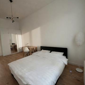 Івана Франка вул., 68