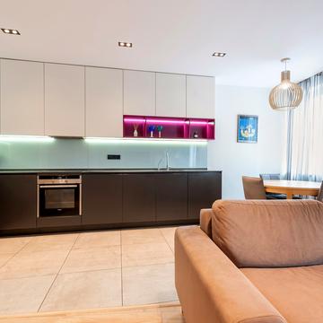 Вячеслава Чорновола вул., 27