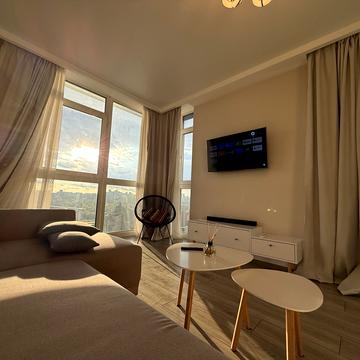 Джона Маккейна вул. (Івана Кудрі), 1-Б