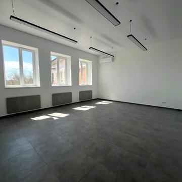 Олександра Поля вул. (Жовтнева), 18