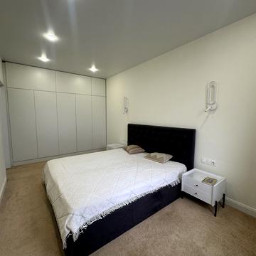 Героїв Небесної Сотні просп., (Будинок 20/10)