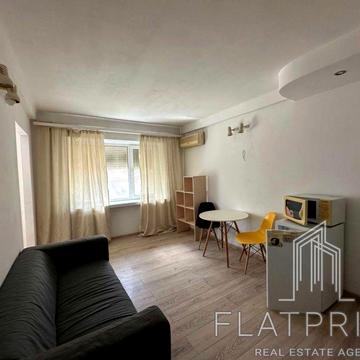 Кирило-Мефодіївська вул., 15