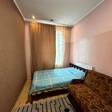 Братів Міхновських вул. (Московська), 35