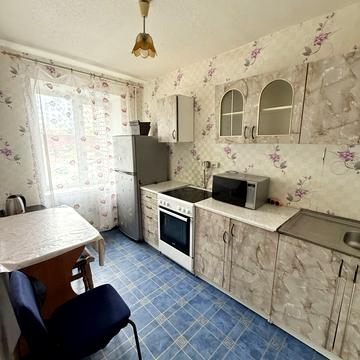 Метробудівська вул., 1