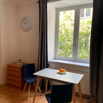 Івана Тиктора вул., 4