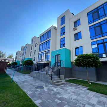 Патріотів вул., (Будинок 9)