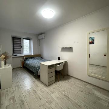 Роксоляни вул., 18