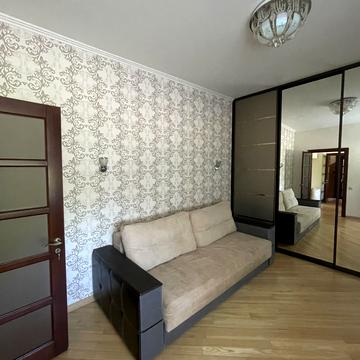 Пластова вул. (Силікатна), 11