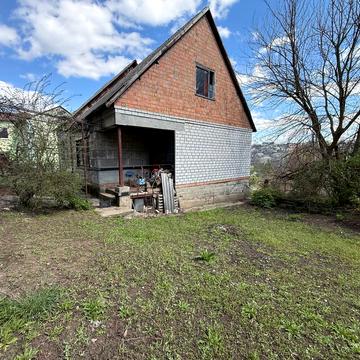 Оранжева вул., 76