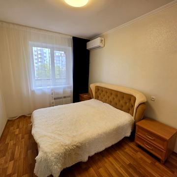 Металургів просп., 86б