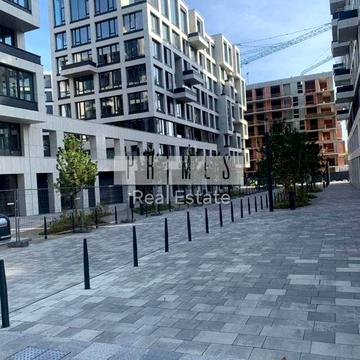 Ґарета Джонса вул. (Сімї Хохлових), 8