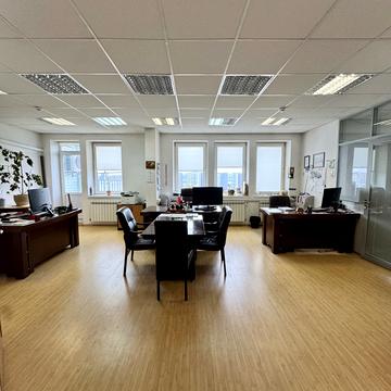 Миколи Бажана просп., 12