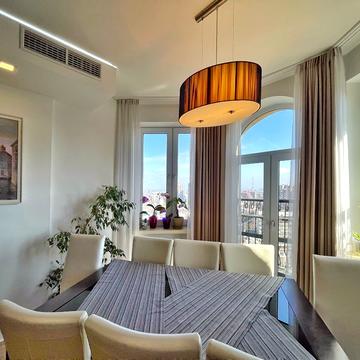 Дмитрівська вул., 75