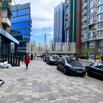 Академіка Філатова вул., 1/22