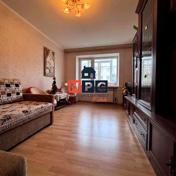 Академіка Курчатова просп., 27
