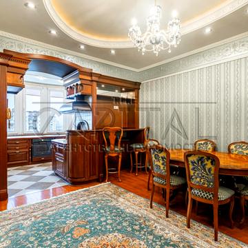 Володимира Івасюка просп. (Героїв Сталінграду), 4