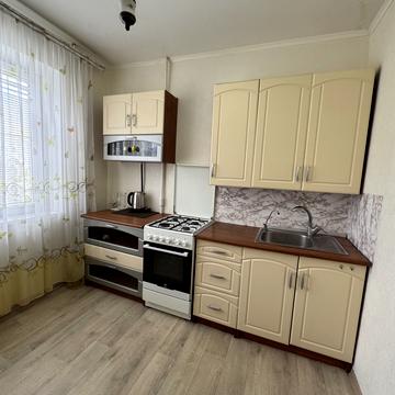 Героїв просп., 6