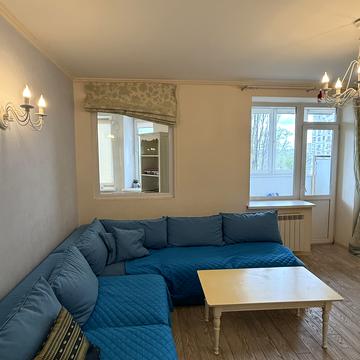 Миколи Амосова вул., 4