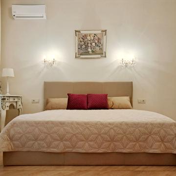 Лесі Українки бульв., 7-Б