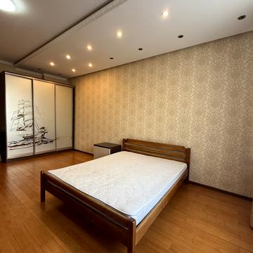 Миколи Лаврухіна вул., 6