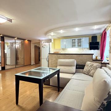 Миколи Бажана просп., 24/1