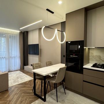 Угорська вул., 14