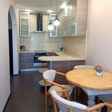 Ярослава Баїса вул. (Володимира Висоцького), 13