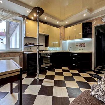 Волинська вул., 8