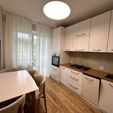 Жасминова вул., 9