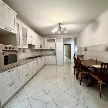 Івана Рубчака вул., 7