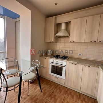 Володимирська вул., 1