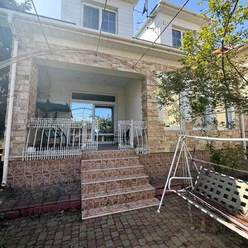 Горіхова вул.