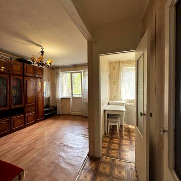 Космонавтів вул., 13а