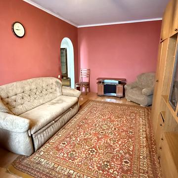 Познанська вул., 8А