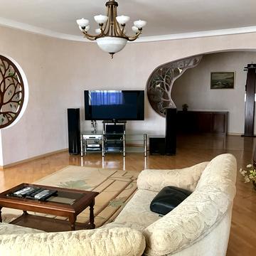 Андрія Верхогляда вул. (Михайла Драгомирова), 4