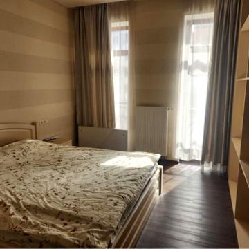 Євгенія Єніна вул. (Бакуліна), 33