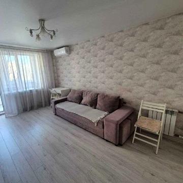 Дмитра Іванова вул., 6