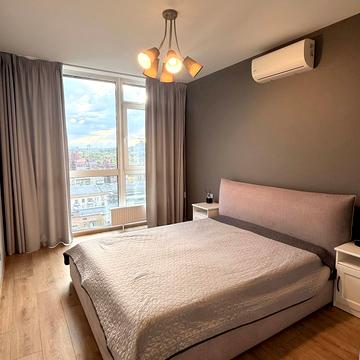 Предславинська вул., 40