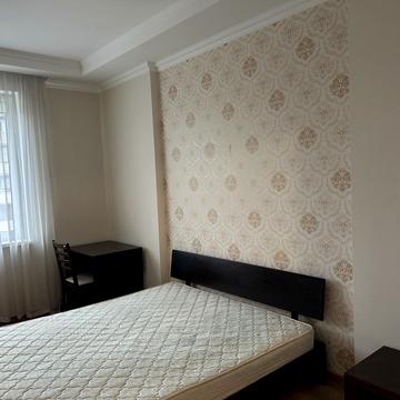 Кирило-Мефодіївська вул., 2