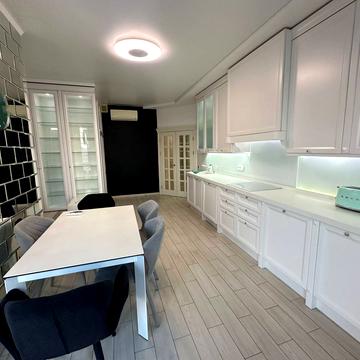 Дніпровська набережна вул., 14-А