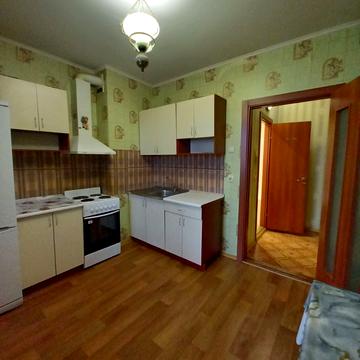 Григорія Ващенка вул., 1