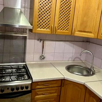 Велика Васильківська вул. (Червоноармійська), 112