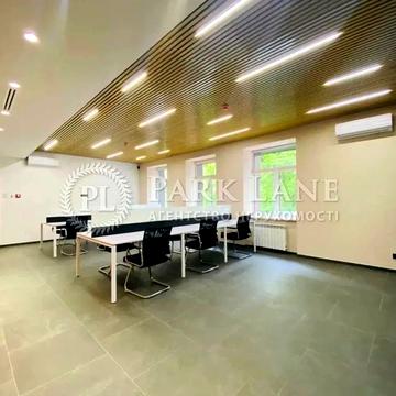 Євгена Гуцала пров. (Кутузова), 3