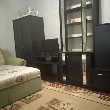 Манежна вул., 30