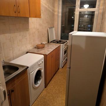 Мілютенка вул., 38